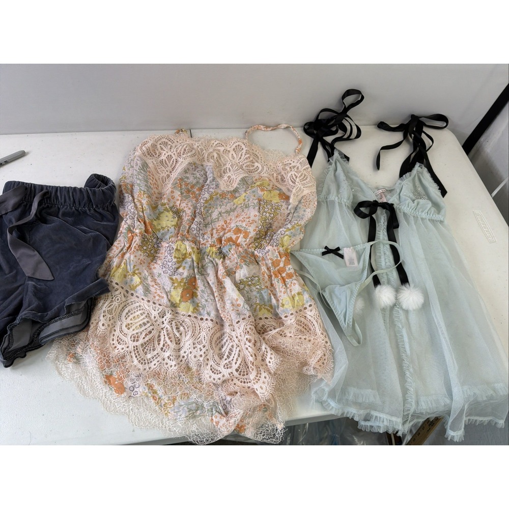 Victorias Secret 4 PC lingerie LOT velvet shorts Floral Romper lace nightie SM